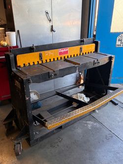 Dayton Foot Shear 52”