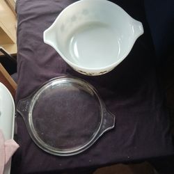 Vintage Pyrex Spring Blossom Crazy Daisy 1-1/2pt Casserole Baking Dish w/Lid 472