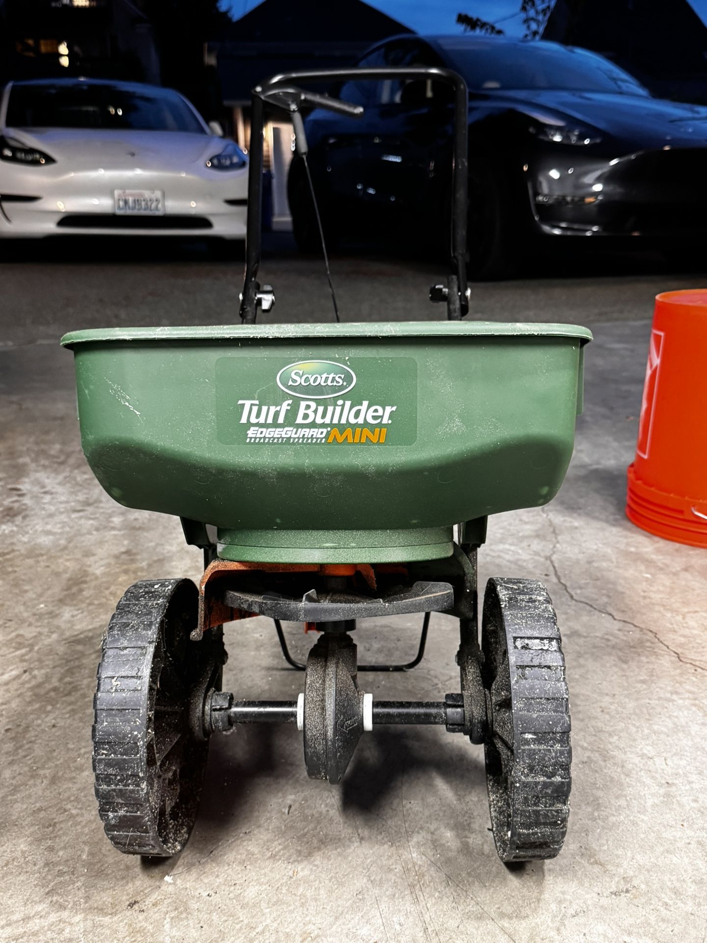 Scott Turf Spreader Edge guard Mini