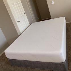 QUEEN TUFT AND NEEDLE MATTRESS AND FREE BOX SPRING 