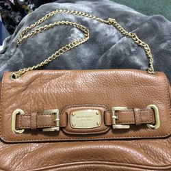 MICHAEL KORS BROWN PEBBLED LEATHER PURSE GENTLY USED