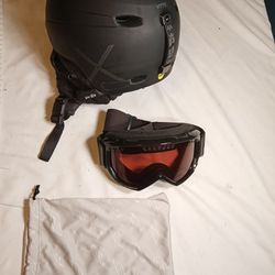 Size M Pret Effect C VTT3 Unisex Mens Womens Ski Snowboard Helmet With Smith Snow Ski Goggles And Bag