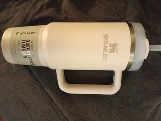 Stanley Rose Gold Tumbler NEW