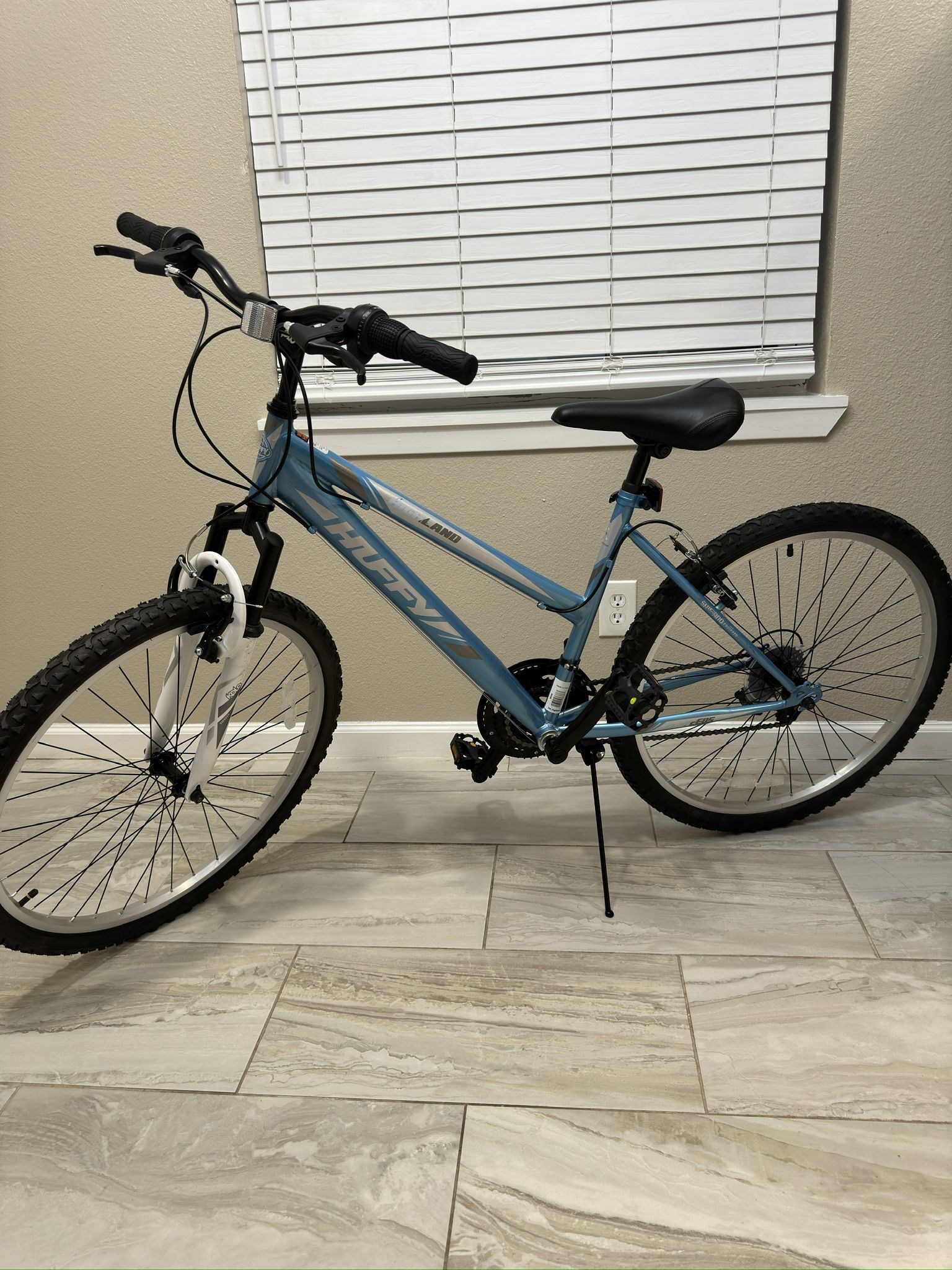 Huffy Women's Granite 24 in Mountain Bike