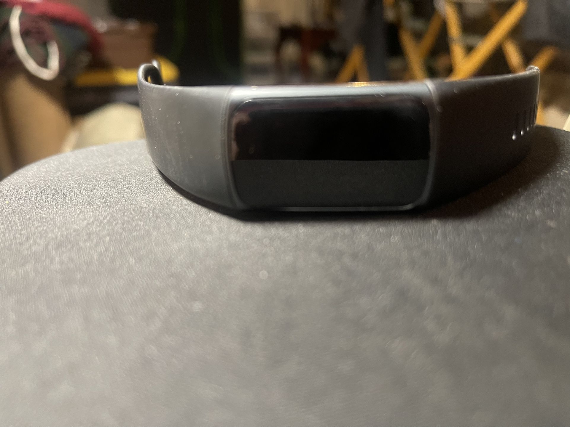 FitBit Charge 5
