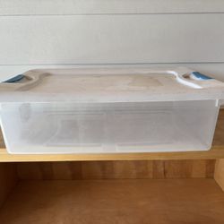 Sterilite Storage Container With Latching Lid
