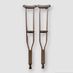 Crutches Adjustable from 5'2" - 5'10"