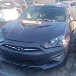 HYUNDAI GENESIS V6...2015 WE HAVE PARTS FOR SALE 