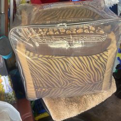 Queen Size Bed Comforter Set