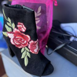 Size 7,/5 Like New