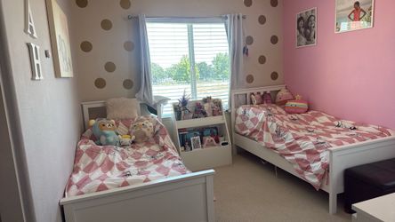 2 twin size beds with mattress included