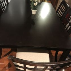Dining Table Whit 6 Chairs