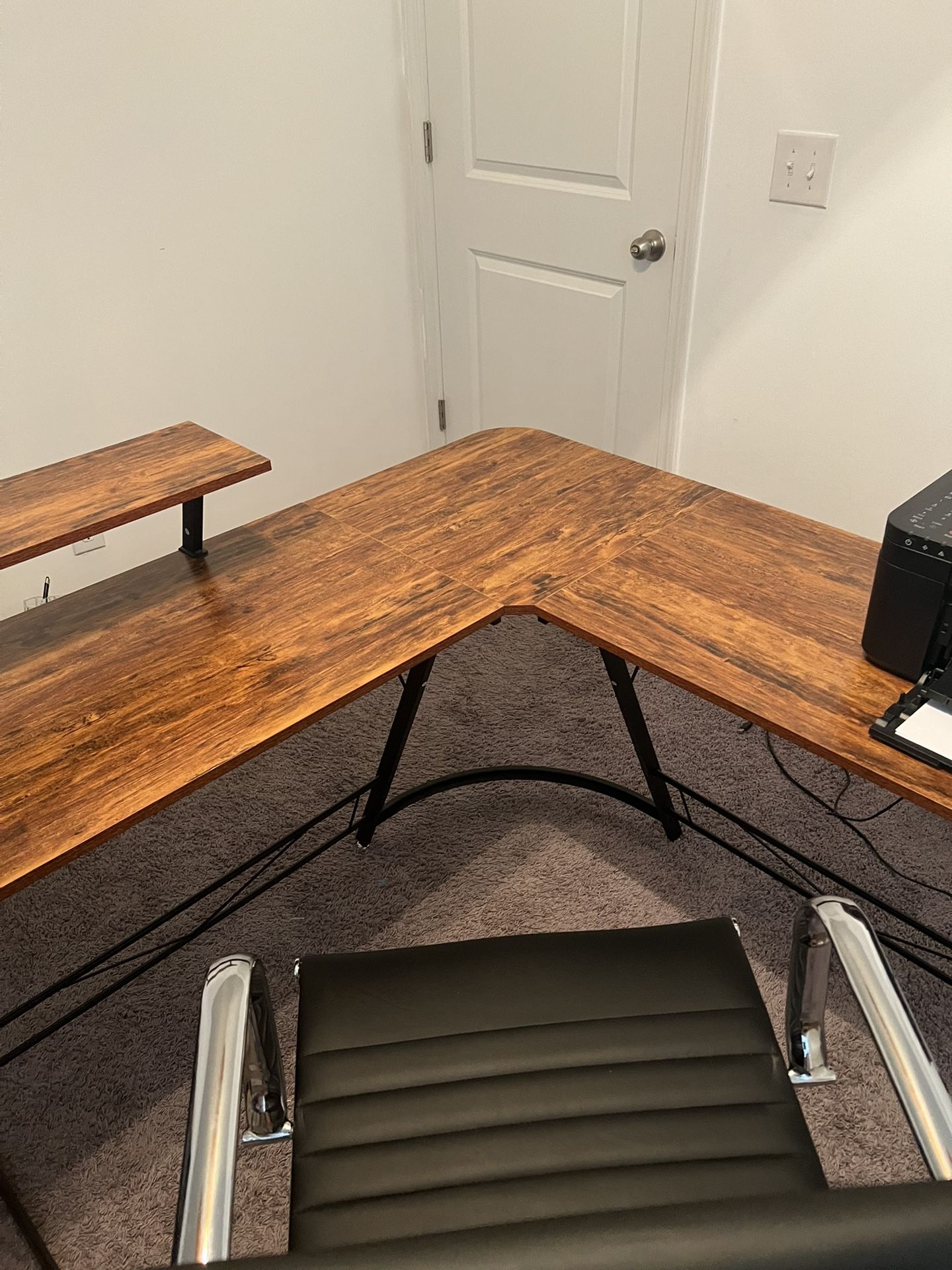 Desk & Chair 