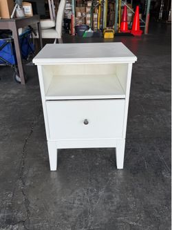 Night stand