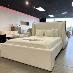 Pottery Barn Style White Modern Boucle Headboard Bed Frame in Queen / King Size - FREE Delivery 📦