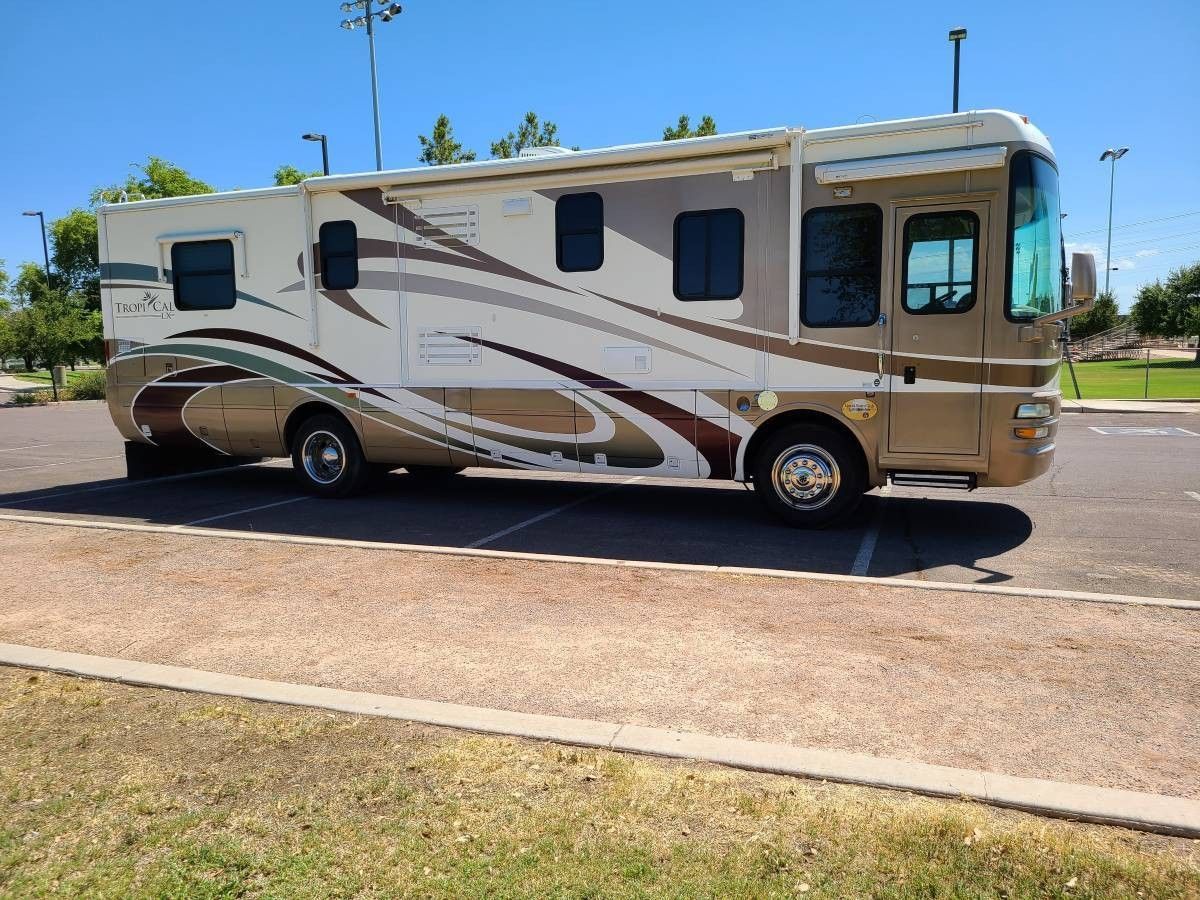 2005 National Rv Teopical lx 350