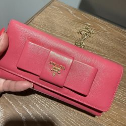 Prada Pink  Wallet On Chain 