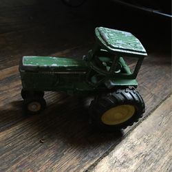Vintage Die cast John Deere Tractor