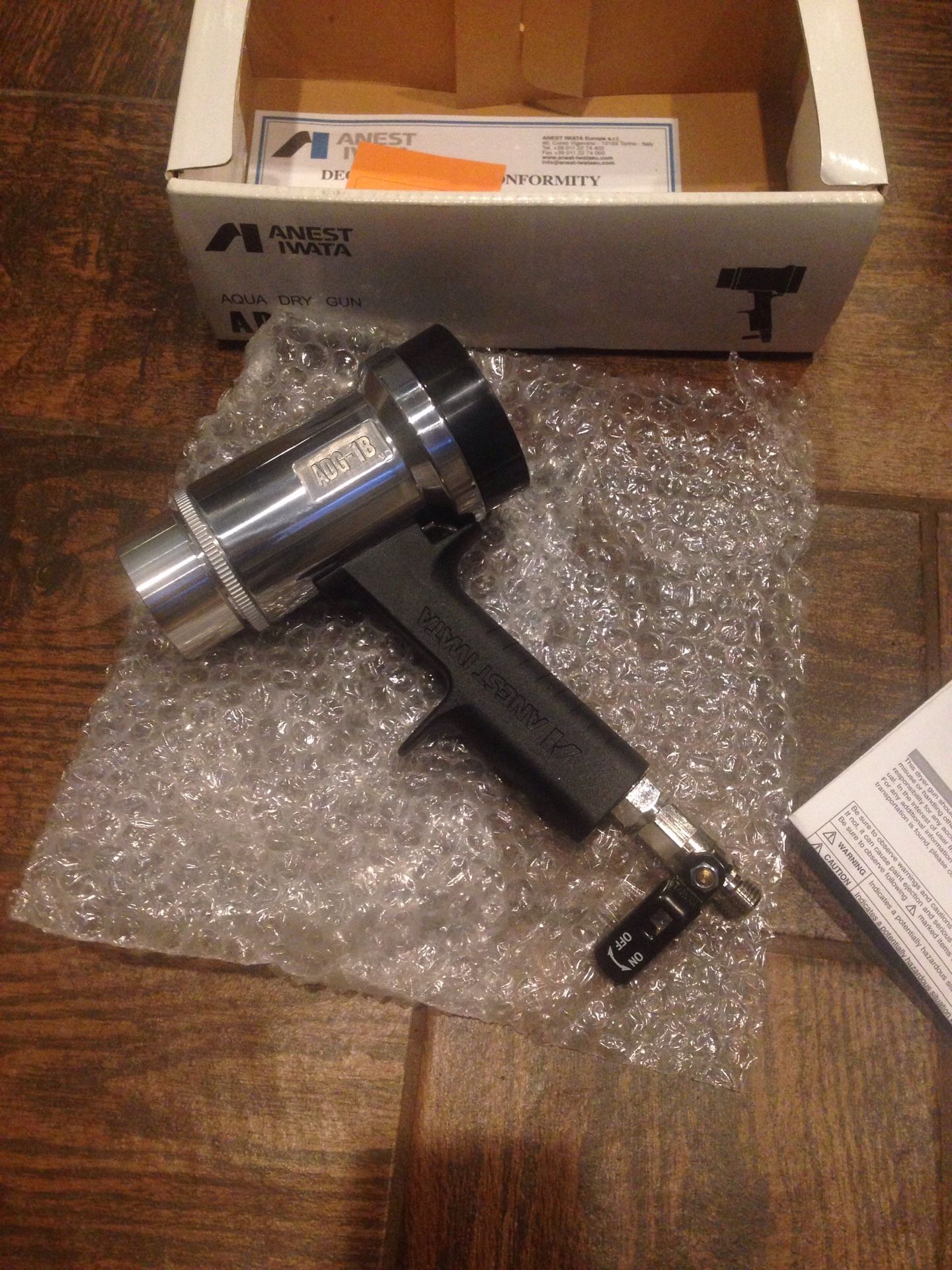 Anest Iwata ADG-1BV Aqua Dry Gun With Valve