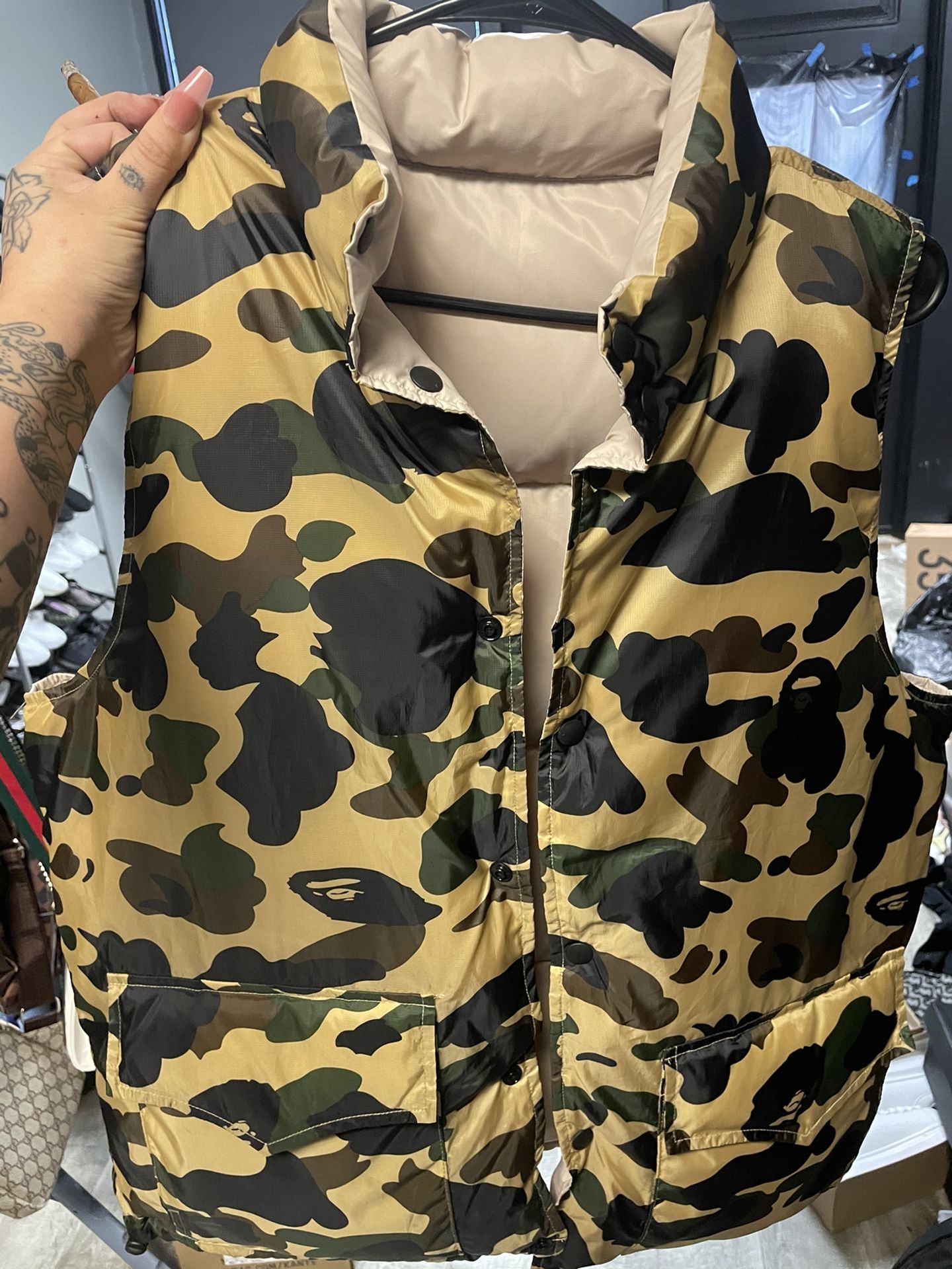 A BATHING APE Vest (size L)
