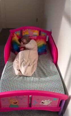 Plastic Tolder Peppa pig crib