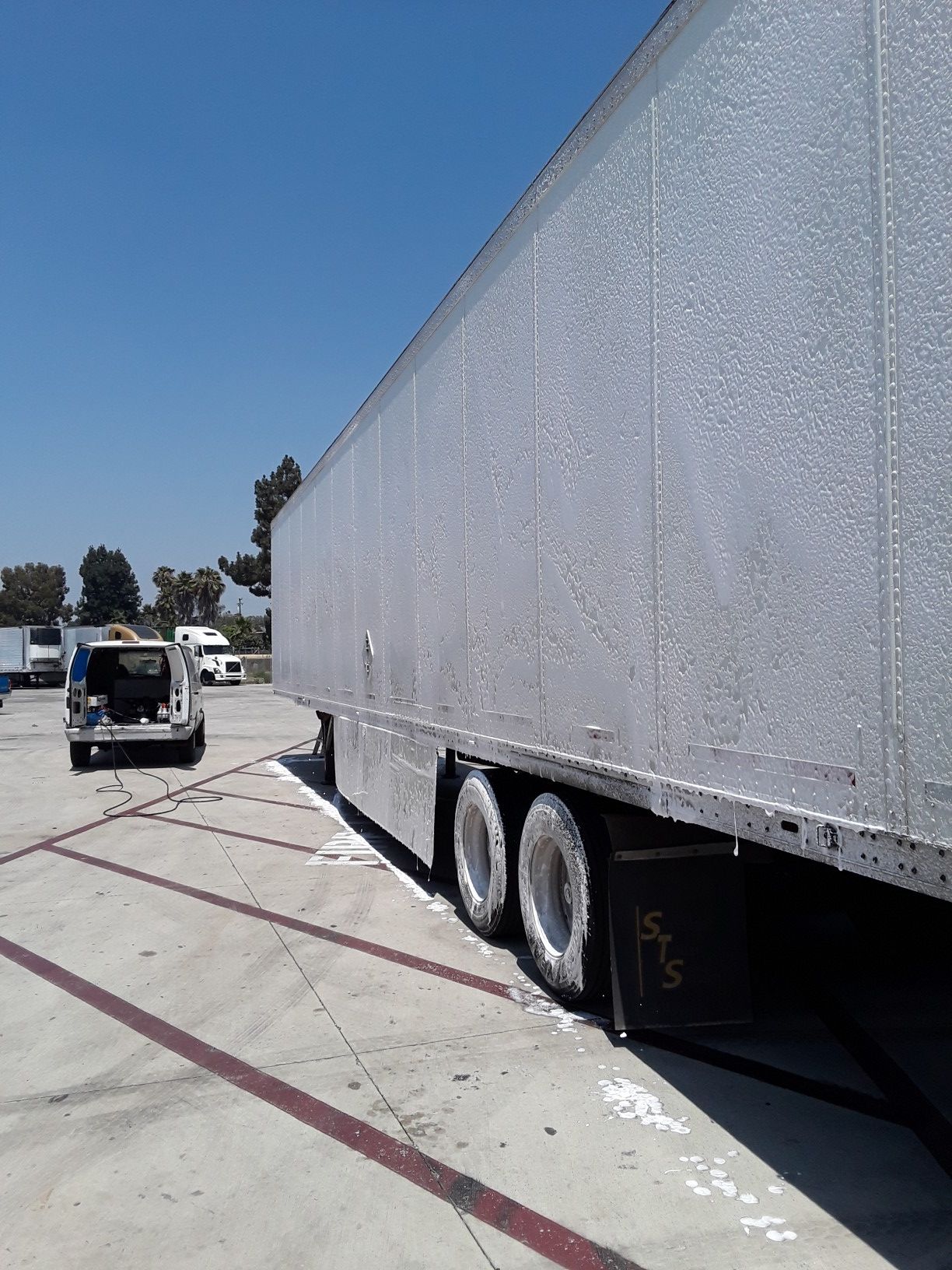 Truck and trailer wash