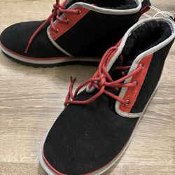 $150 UGG Men's Neumel Suede Chukka Boots Black Red Mashup Colorblock Size 11