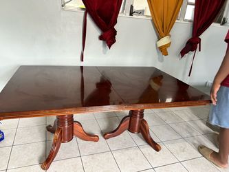 Dinning table $100 (includes extension) seats 8