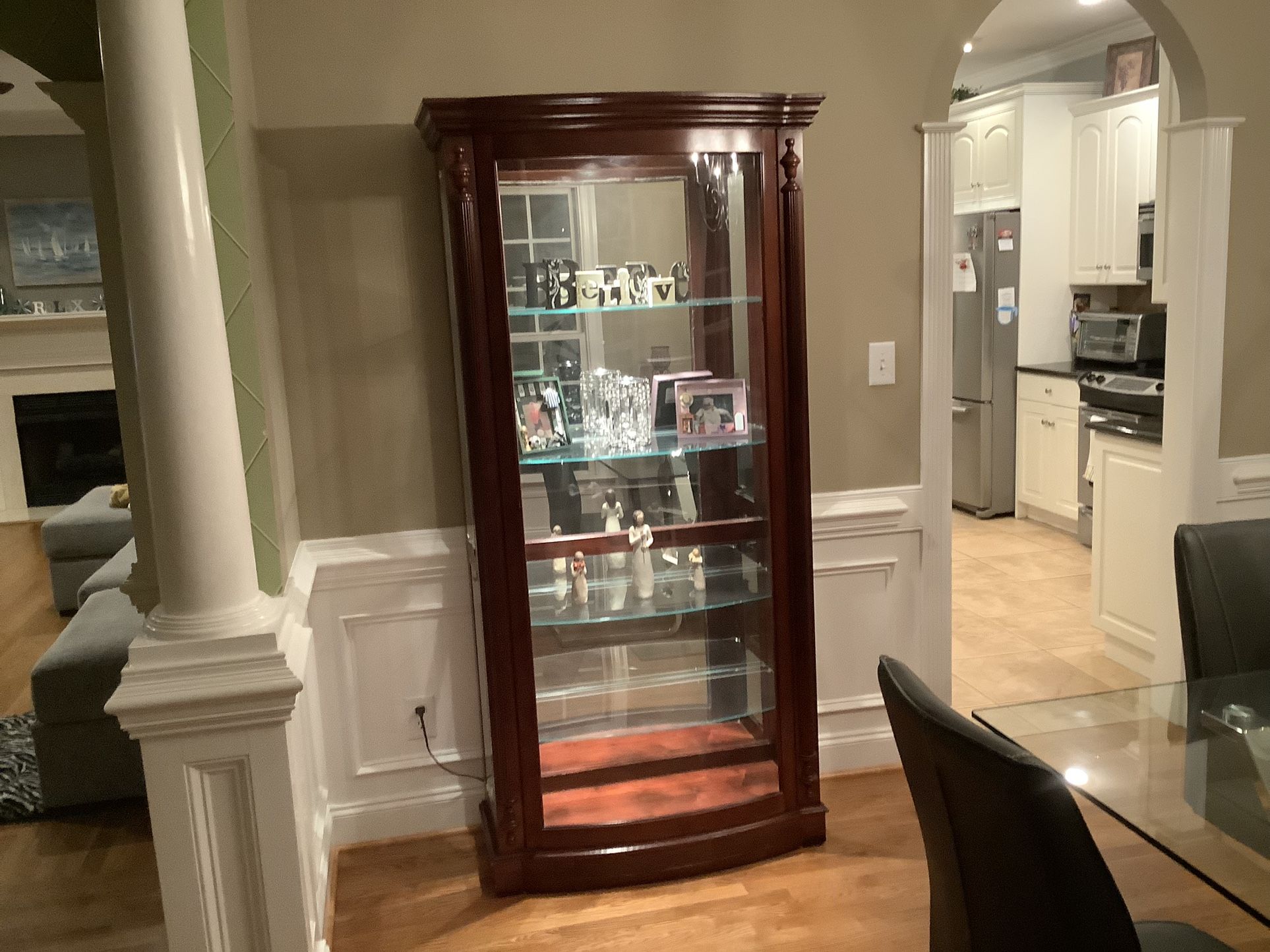 Haverty’s Furniture Store Solid Cherry curio Cabinet