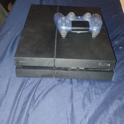 Ps4 With Conroller And Games 