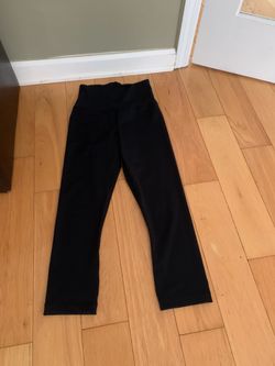 Lululemon black leggings-size 4(7/8 length)