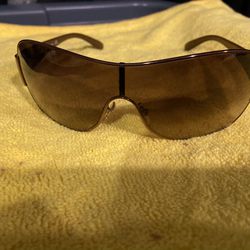 Bus Saatchi sunglasses woman’s hundred dollars normal wear