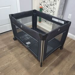 Pamo Babe Baby Playard – Like New & Very Safe