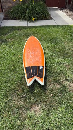 5’10 fish twin fin