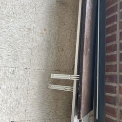 Set of two wall mounting shelves 