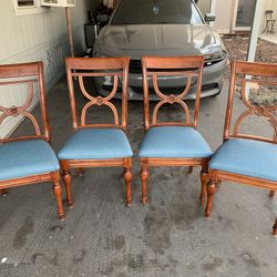 4 Sillas 🪑 Turquesas Recién Tapizadas Casi Nuevas 