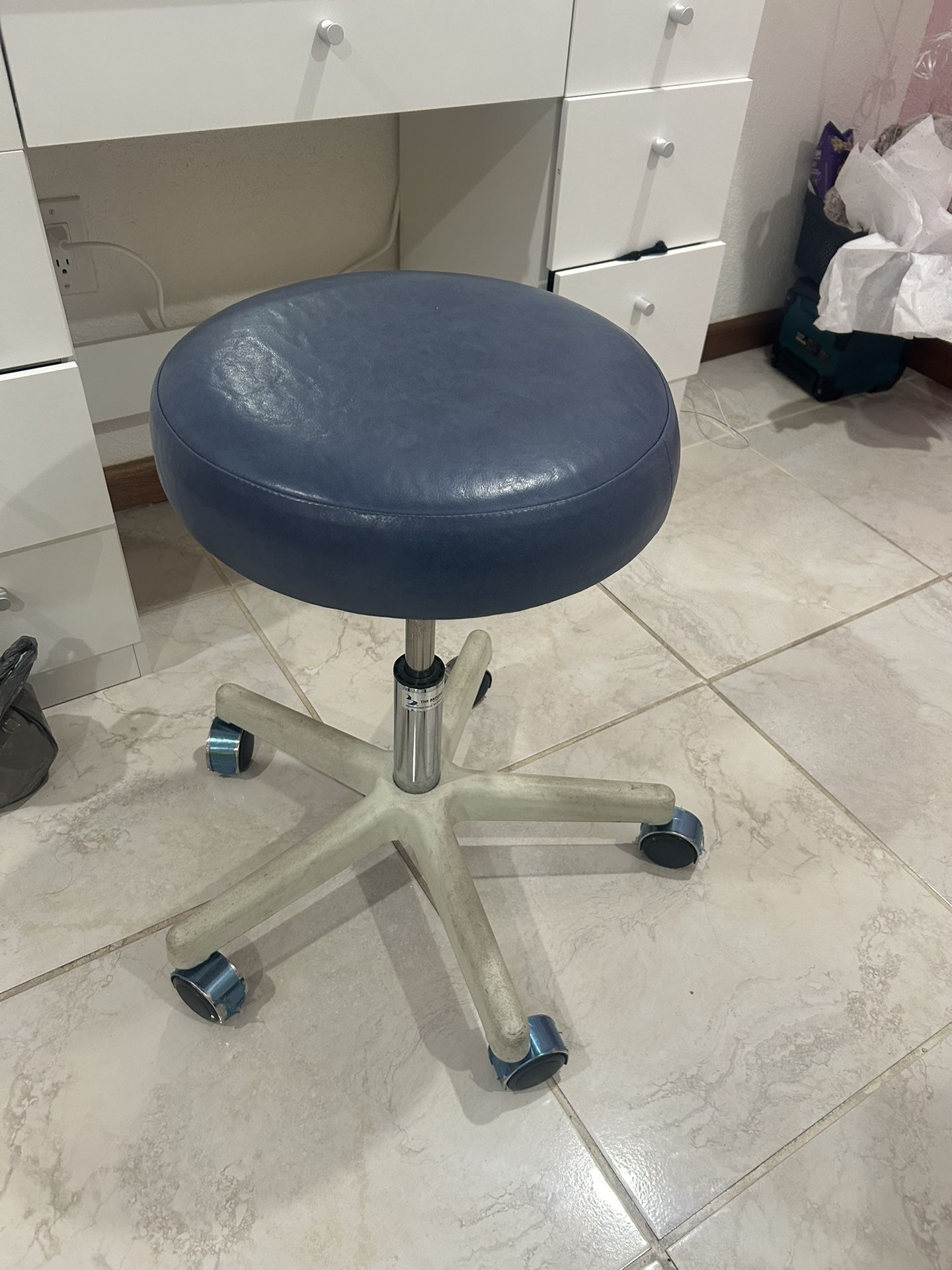 rolling office chair