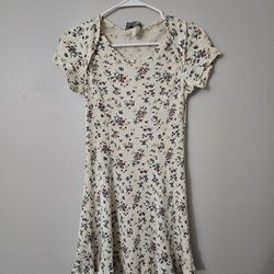 Medium Vintage Ivory Dress with Floral Accents