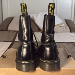 Dr Martens women’s boots size 8