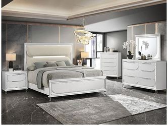 Queen bed room set, queen bed, dresser, mirror, chest, night stand