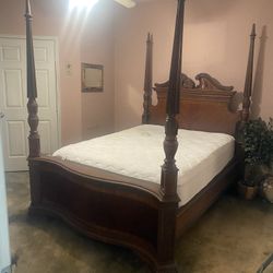 Queen Size Sold Wood Bed With Mattress 