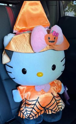HALLOWEEN HELLO KITTY GREETER$50