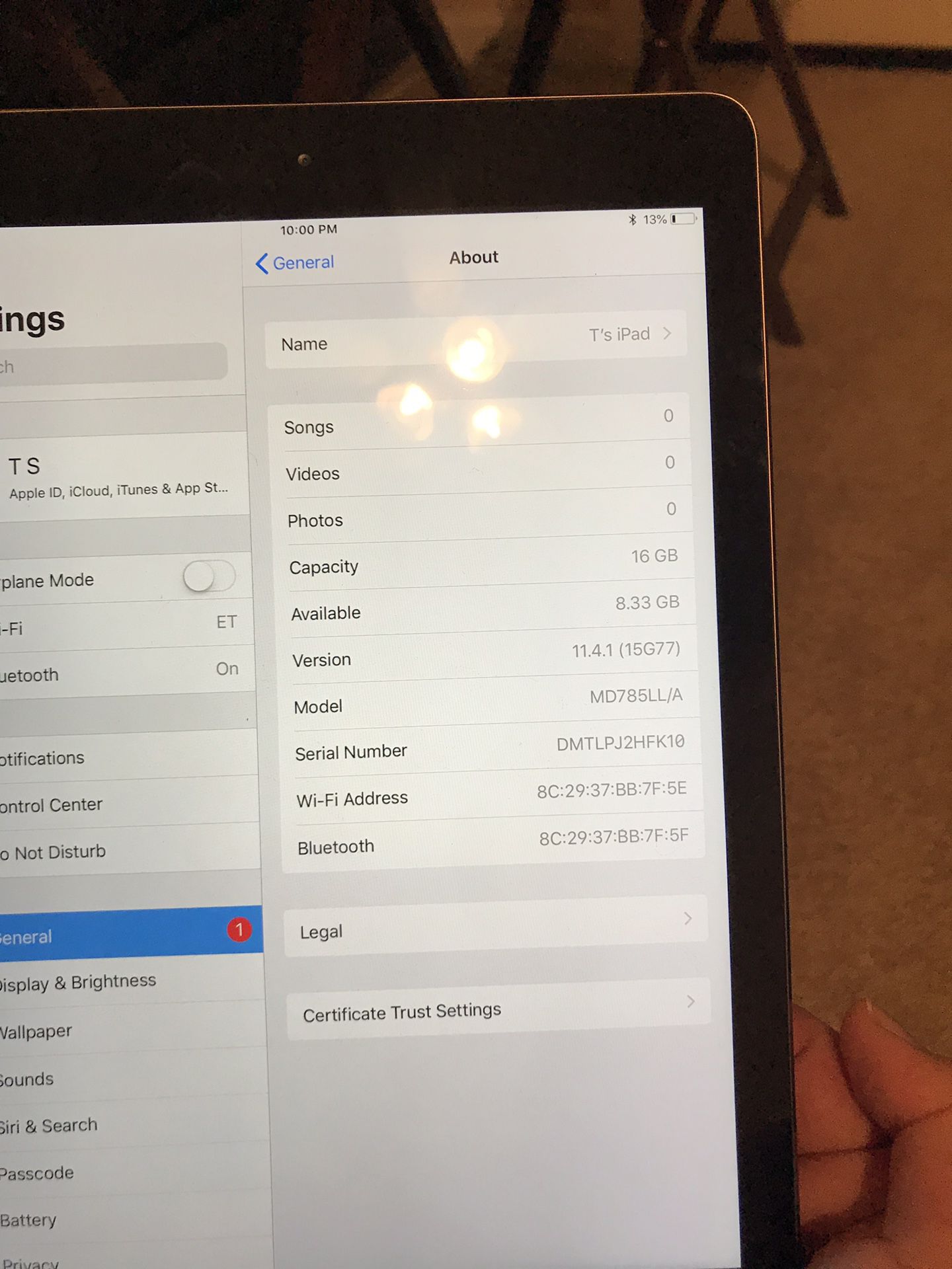 Apple iPad 16 GB (2014 Model)