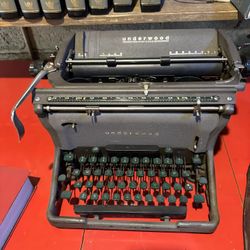 Vintage Art Deco 1920s Underwood Rythm Touch Deluxe Typewriter