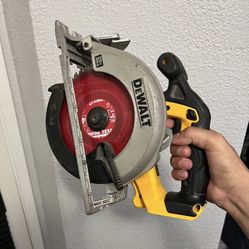 Dewalt Saw 