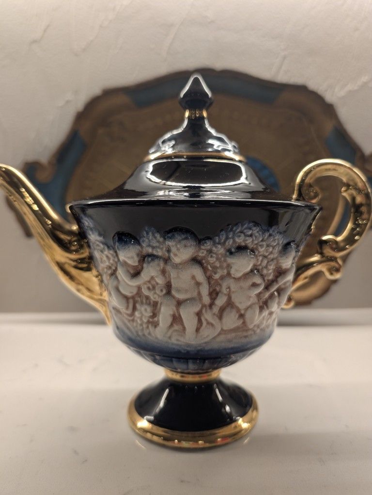 Norleans Cherub Teapot. Vintage