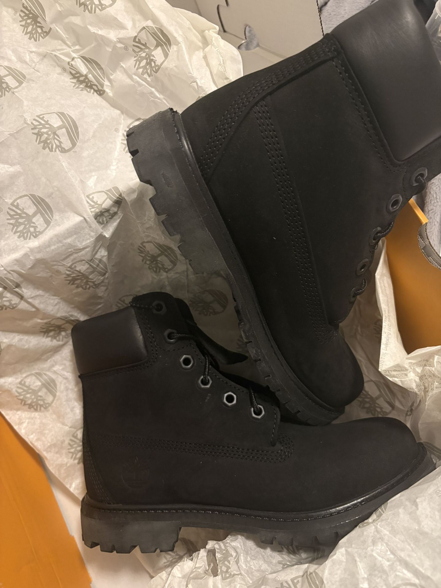 TIMBERLAND BOOTS FS 6.5 IN WOMANS NVR WORN TAKE TODAY !