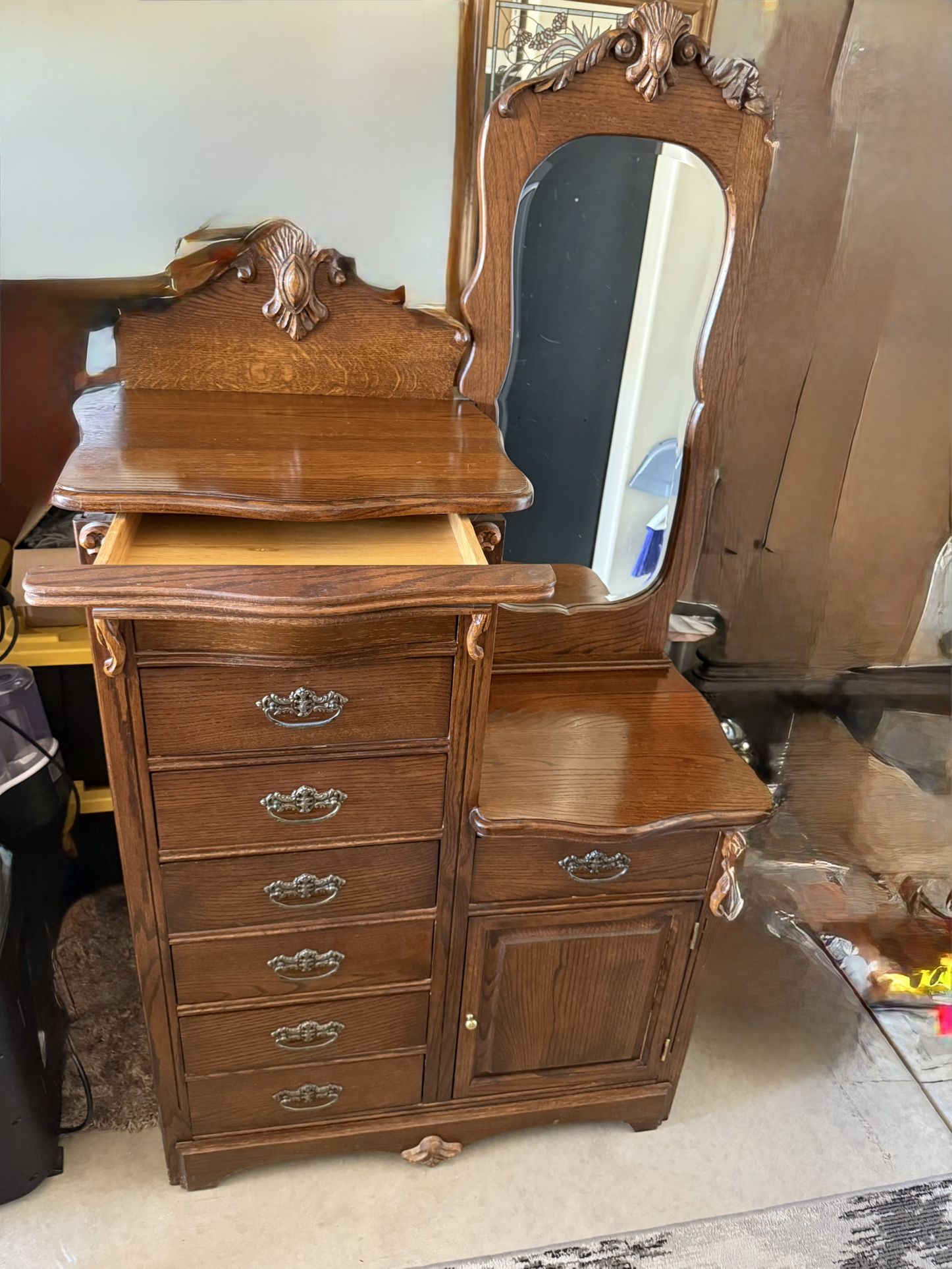 Accessory Dresser