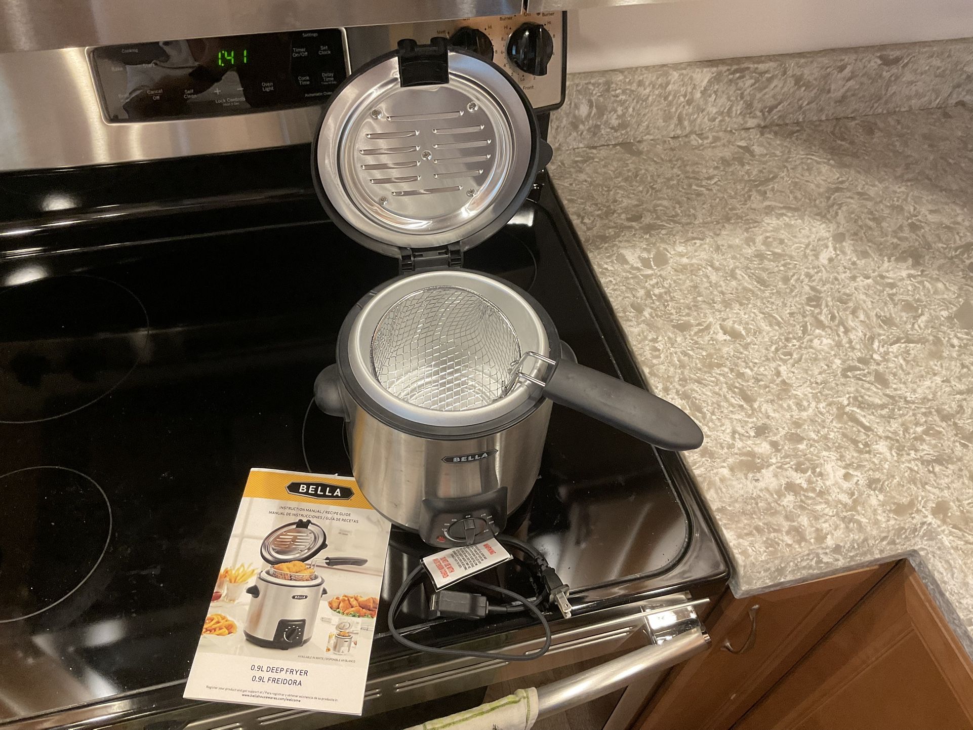 Apartment Size Deep Fryer.