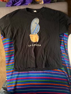 LA CHANCLA black t shirt